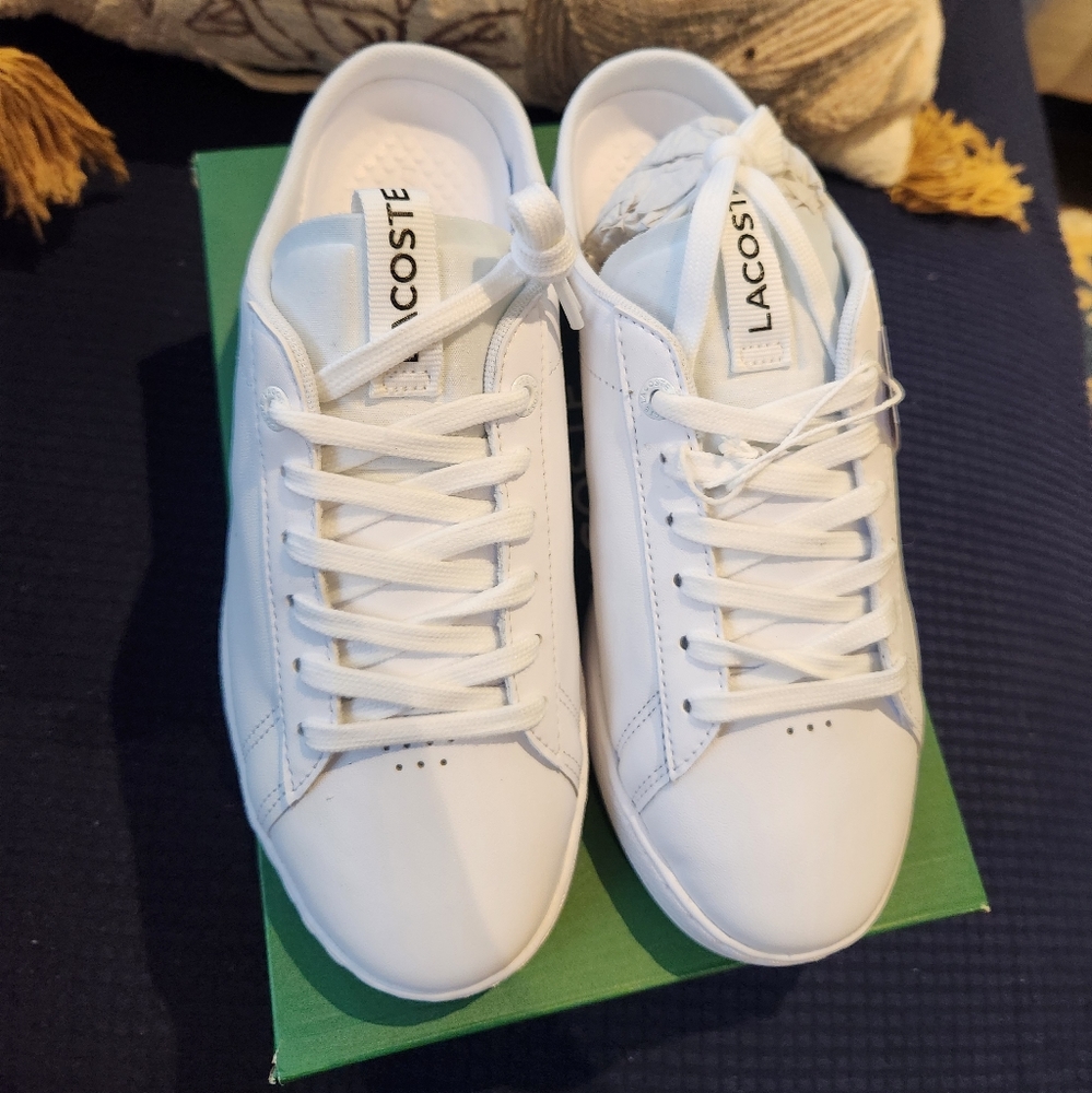 Lacoste Sneakers